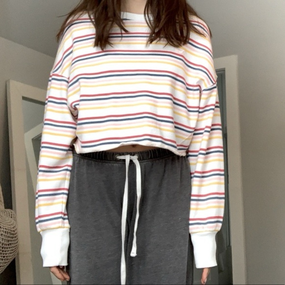 Hollister White Multi-Color Striped Cropped Crewneck 🌈✨
